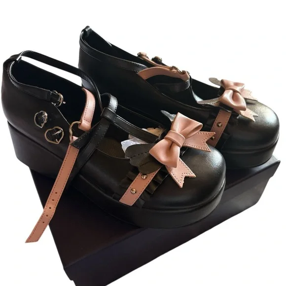 Mary Jane Black and Pink Women's gothic shoes - Picture 4 of 6